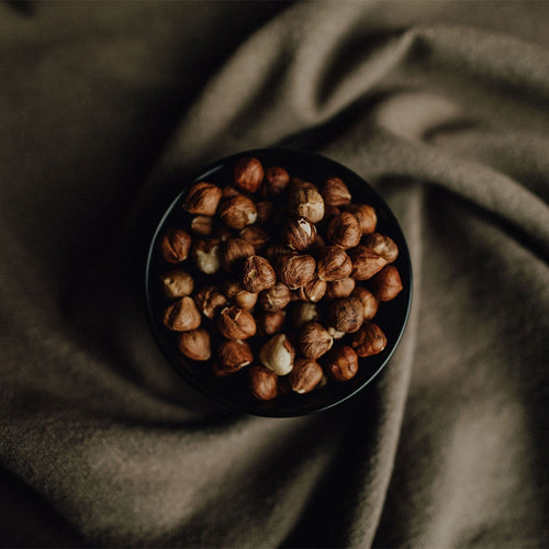 Rohe Haselnüsse